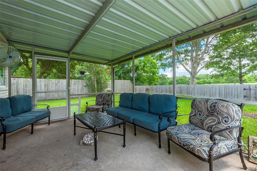 205 Palm Aire Drive, Friendswood, Texas image 33