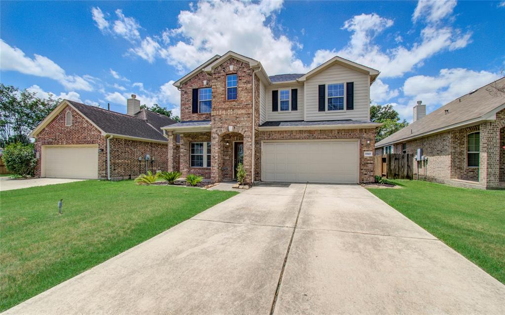 17607 Memorial Falls Drive, Tomball, Texas image 3