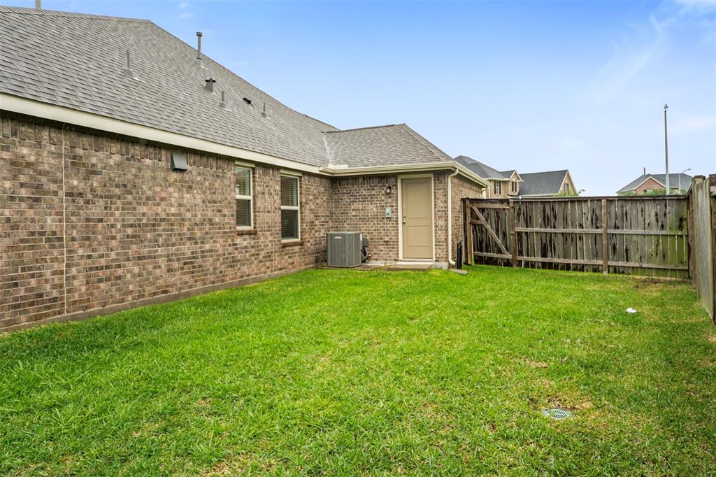 9211 Spanish Hills Drive, Baytown, Texas image 34