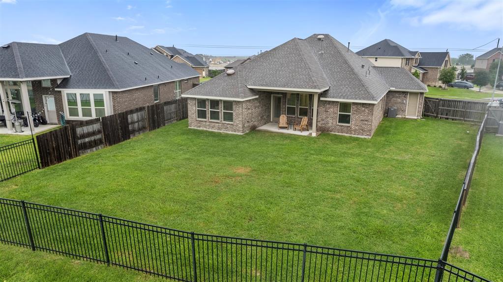 9211 Spanish Hills Drive, Baytown, Texas image 32