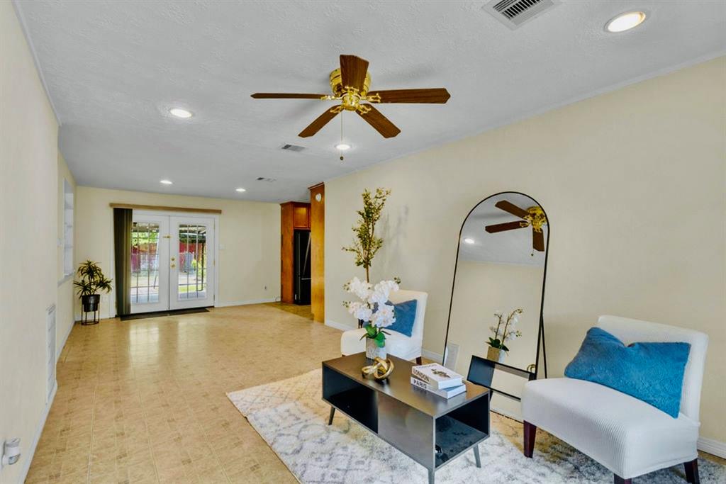 318 La Fonda Drive