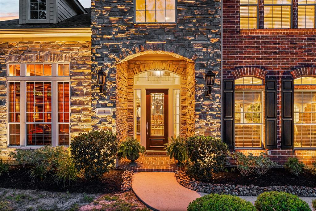 7 N BANTAM WOODS Drive