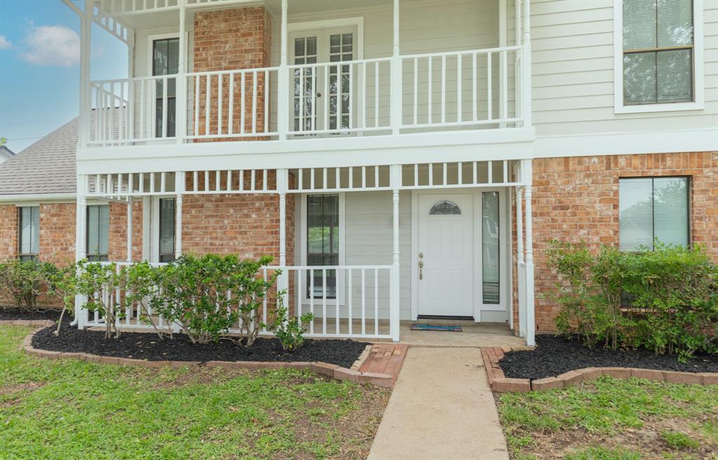 2811 Arrowhead Dr, Sugar Land, Texas image 3