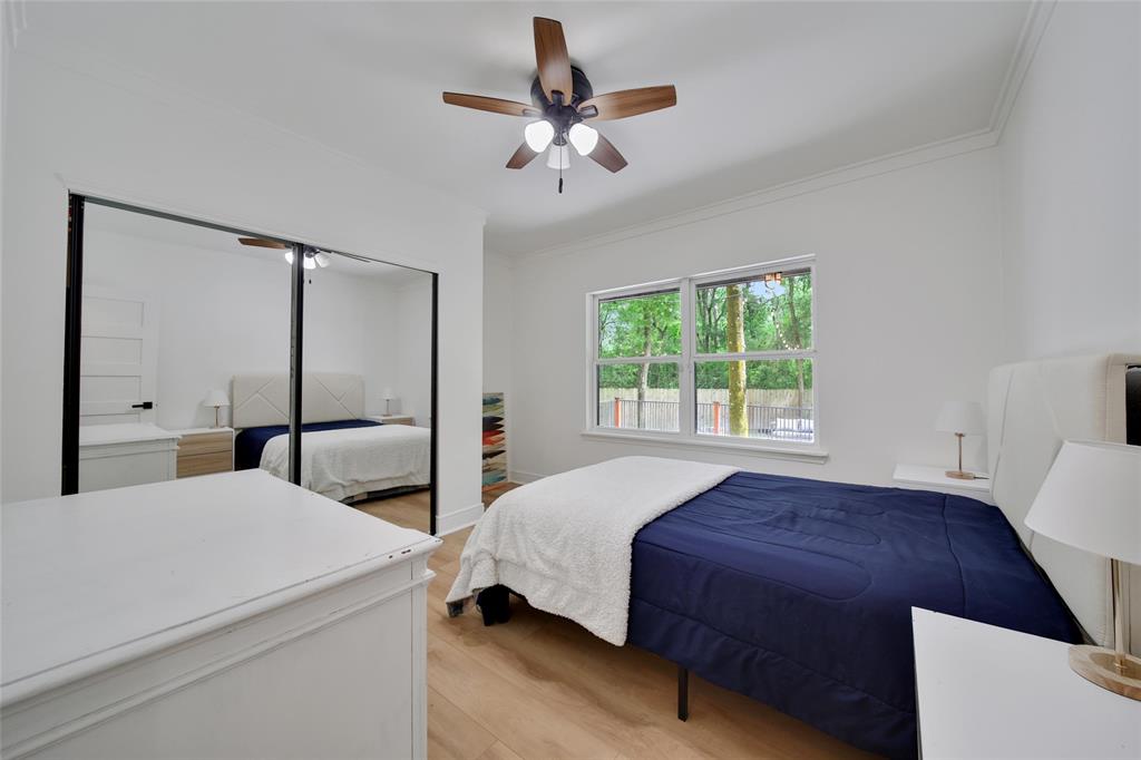 140 S Timber Top Drive, Spring, Texas image 38