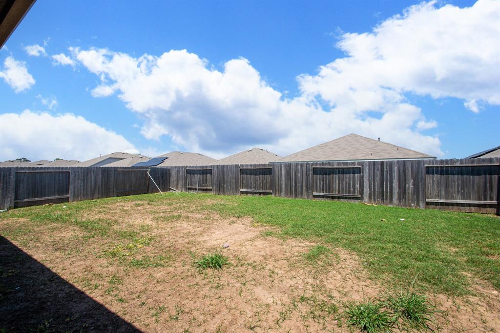 2415 Georgina Falls Drive, Spring, Texas image 21
