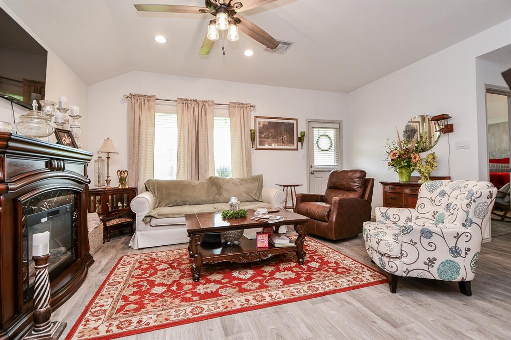 1237 Waterside Trace