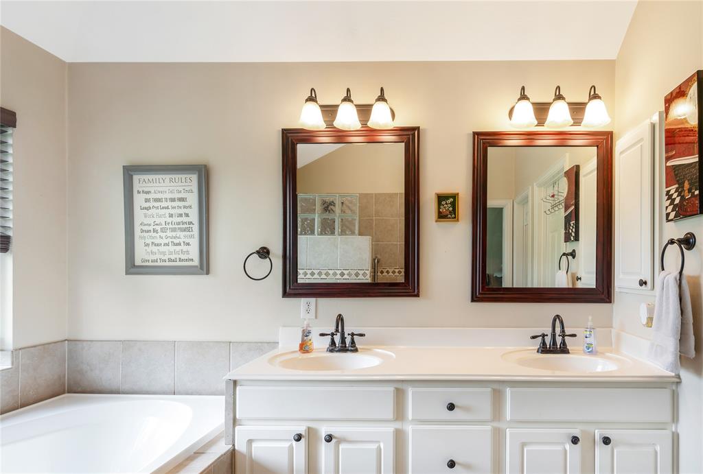 7307 Crestbury Lane, Cypress, Texas image 20