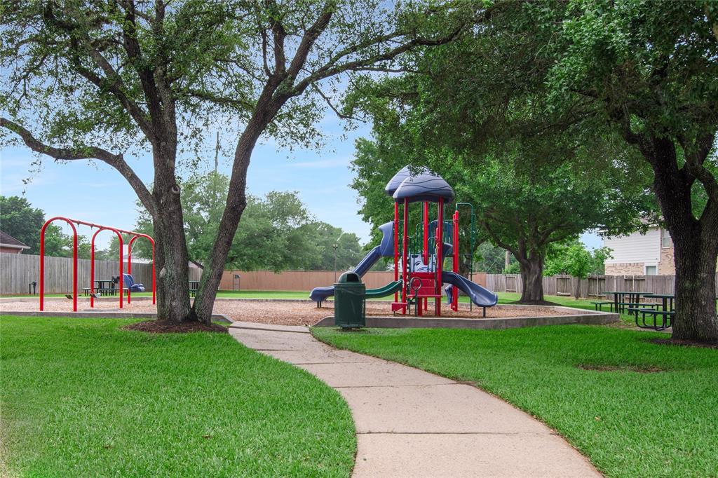 7307 Crestbury Lane, Cypress, Texas image 30