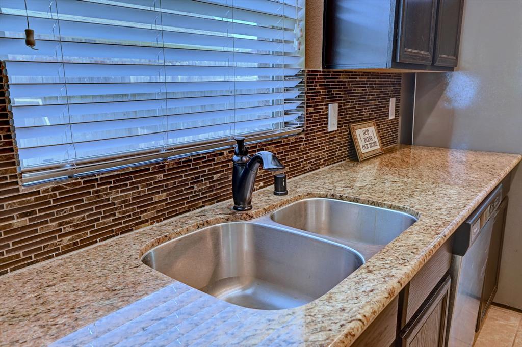 1518 Nacogdoches Valley Drive, League City, Texas image 10