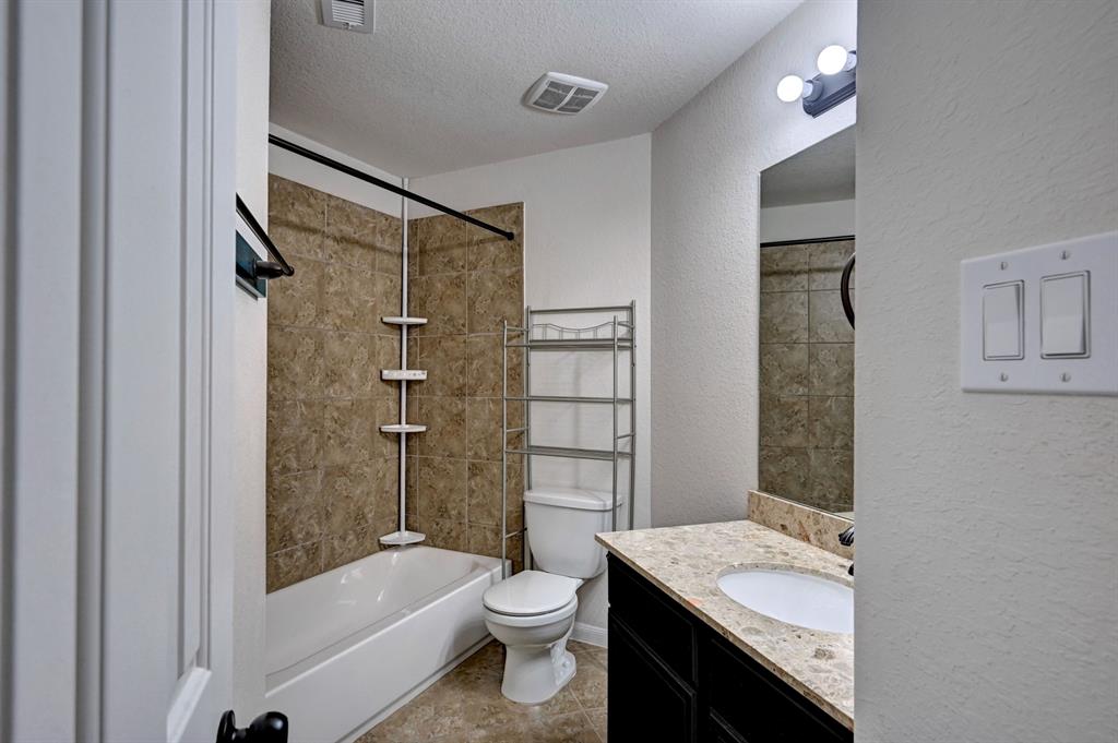 1518 Nacogdoches Valley Drive, League City, Texas image 19
