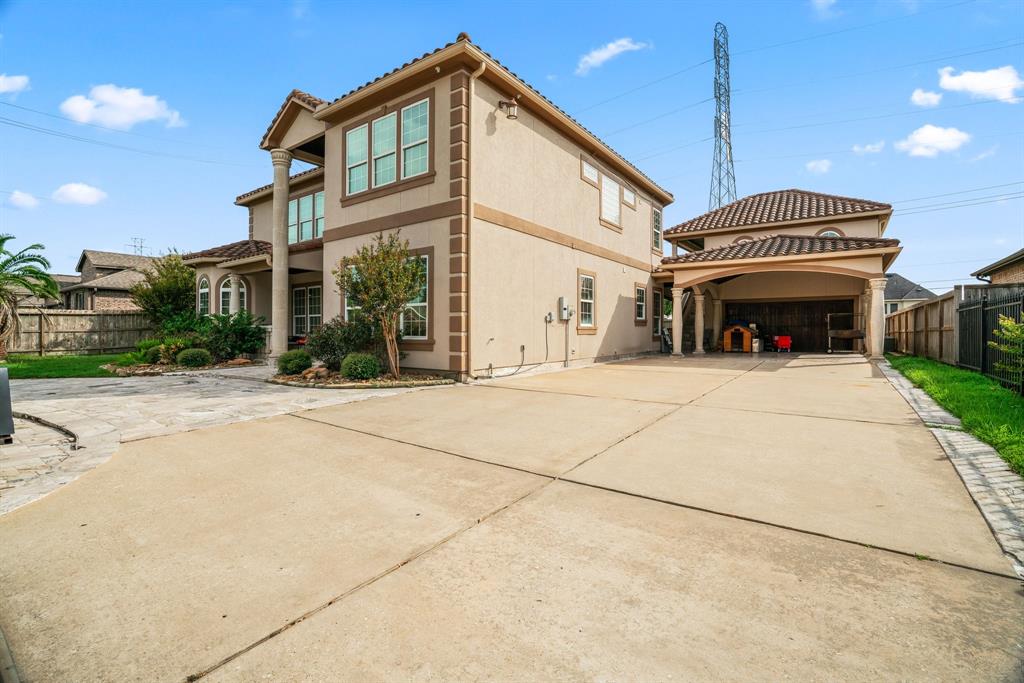 2609 Letrim Street, Pearland, Texas image 2