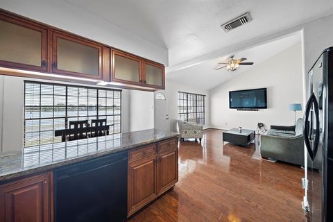 Townhouse in Galveston TX 10429 Schaper Road 6.jpg