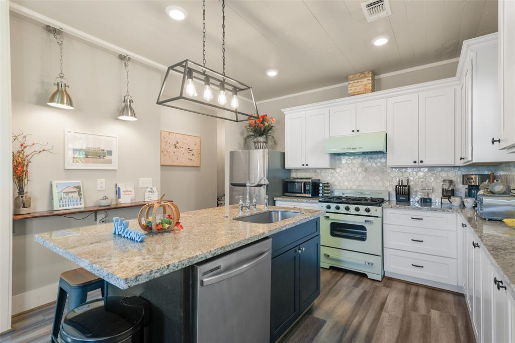 1308 Avenue M 1/2, Galveston, Texas image 10