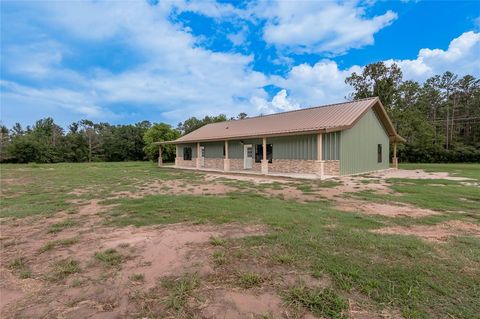 A home in Groveton