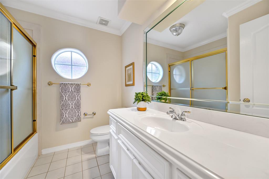 304 Pine Creek Drive, Friendswood, Texas image 34