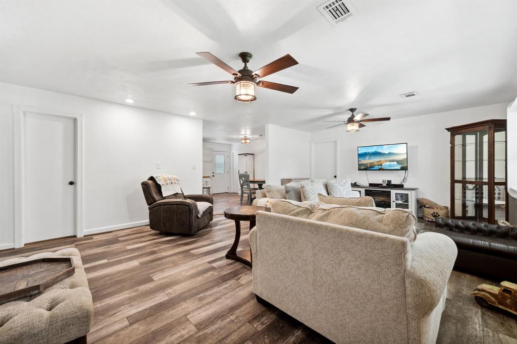 314 County Road 3433, Cleveland, Texas image 12