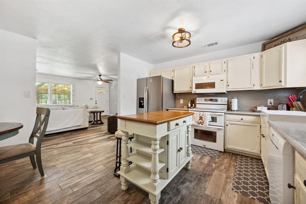 314 County Road 3433, Cleveland, Texas image 2