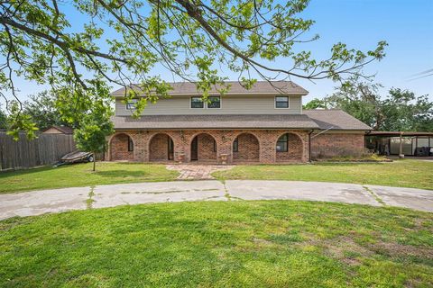 A home in League City