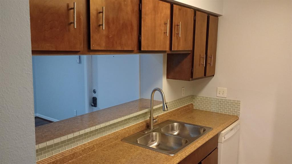 8435 Hearth Drive #21, Houston, Texas image 10