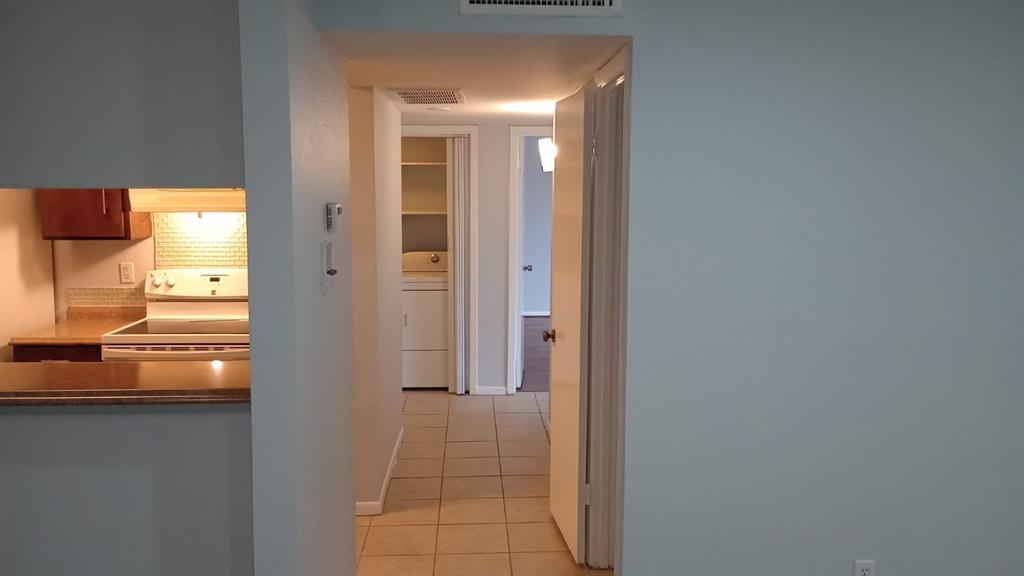 8435 Hearth Drive #21, Houston, Texas image 13