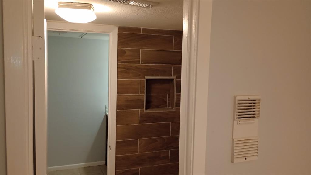 8435 Hearth Drive #21, Houston, Texas image 24