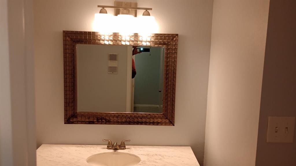 8435 Hearth Drive #21, Houston, Texas image 32