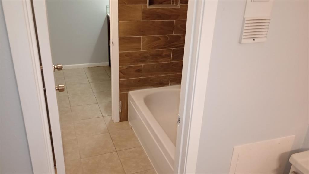 8435 Hearth Drive #21, Houston, Texas image 25