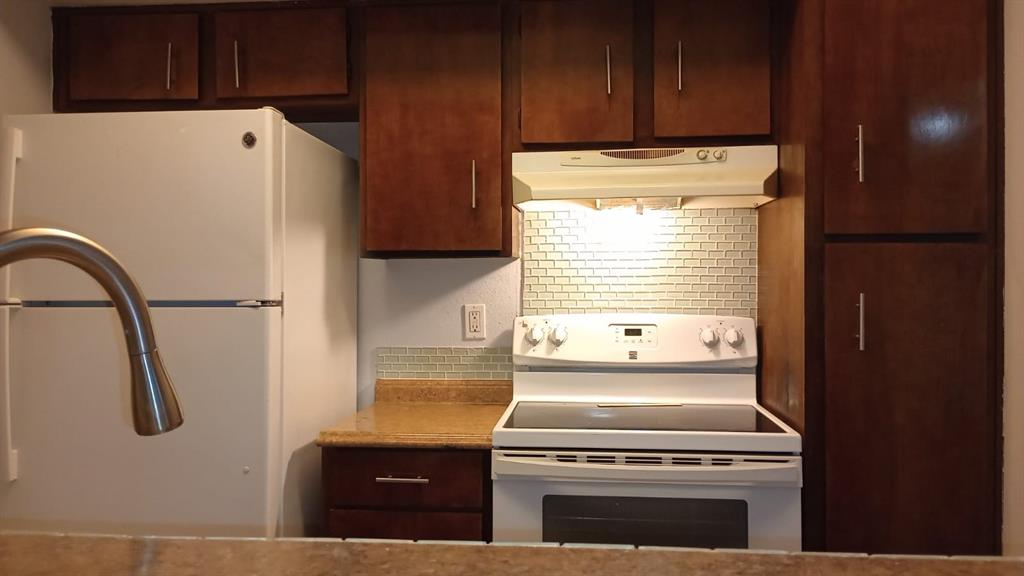 8435 Hearth Drive #21, Houston, Texas image 4
