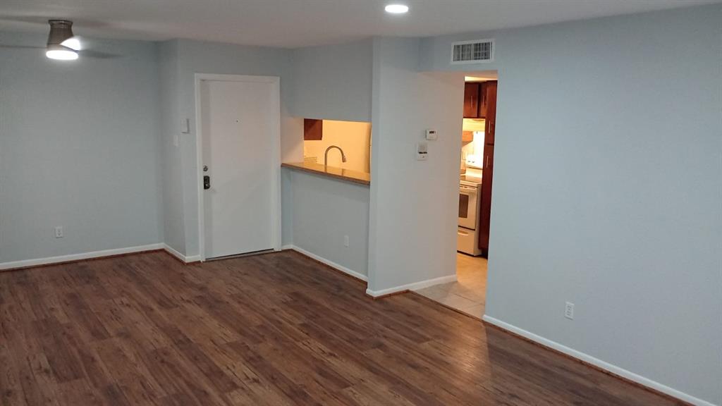 8435 Hearth Drive #21, Houston, Texas image 2