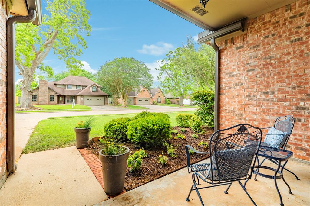 114 Zinnia Street, Lake Jackson, Texas image 5