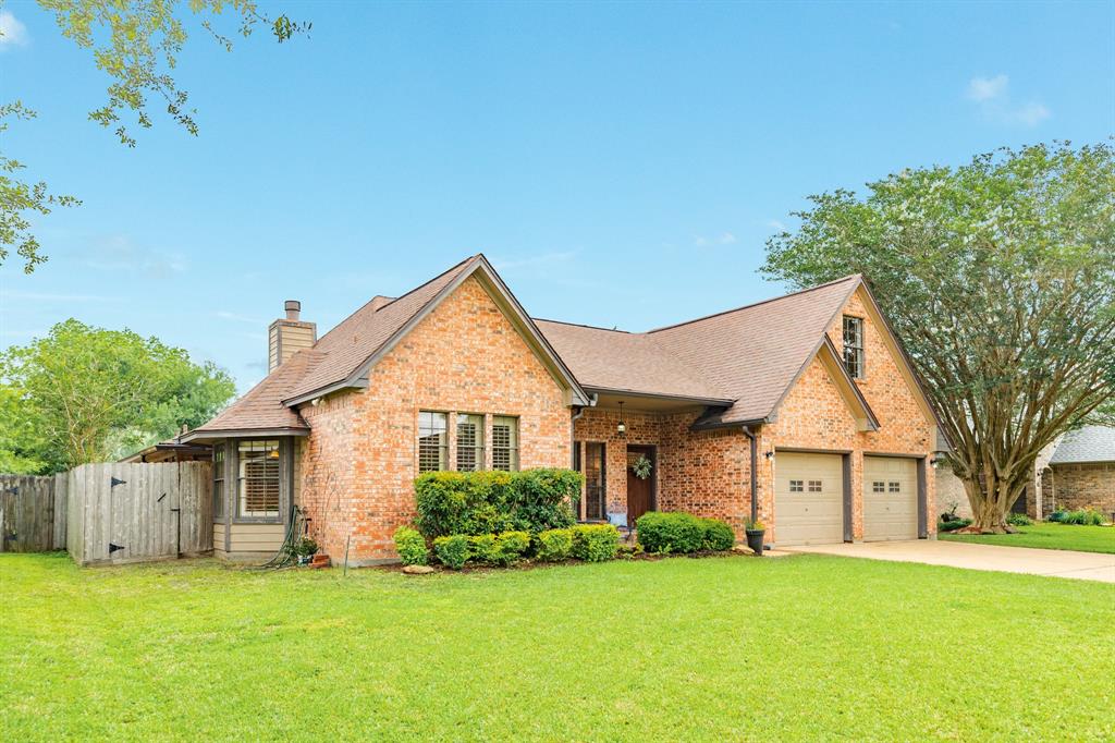 114 Zinnia Street, Lake Jackson, Texas image 3