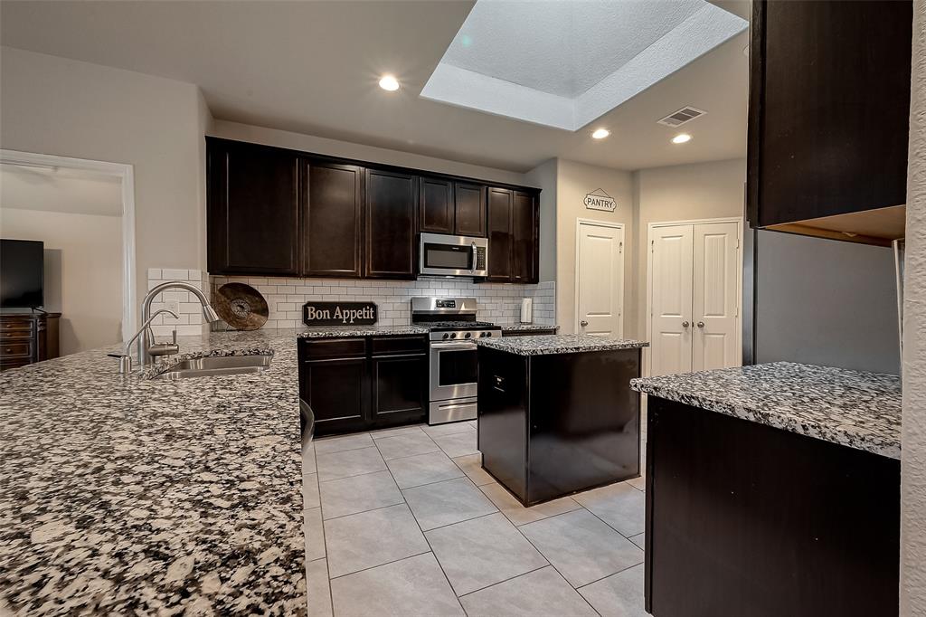 9207 Hemlock Drive, Richmond, Texas image 7