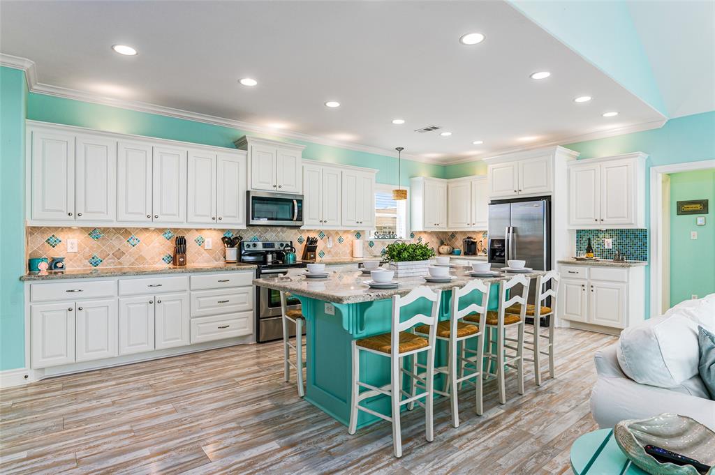 3347 Prides Way, Crystal Beach, Texas image 14