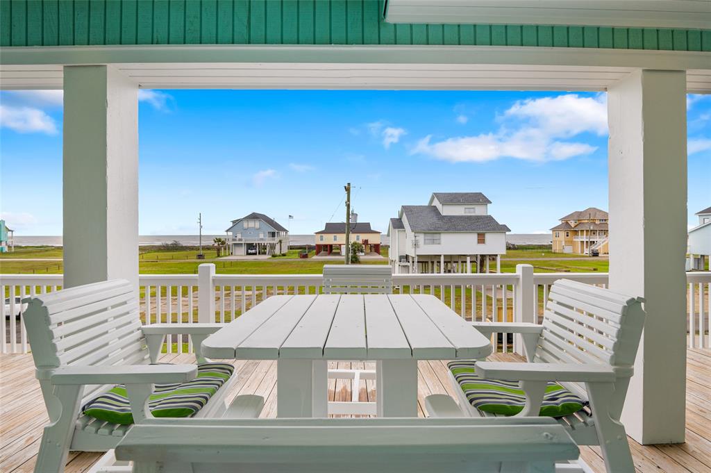 3347 Prides Way, Crystal Beach, Texas image 3