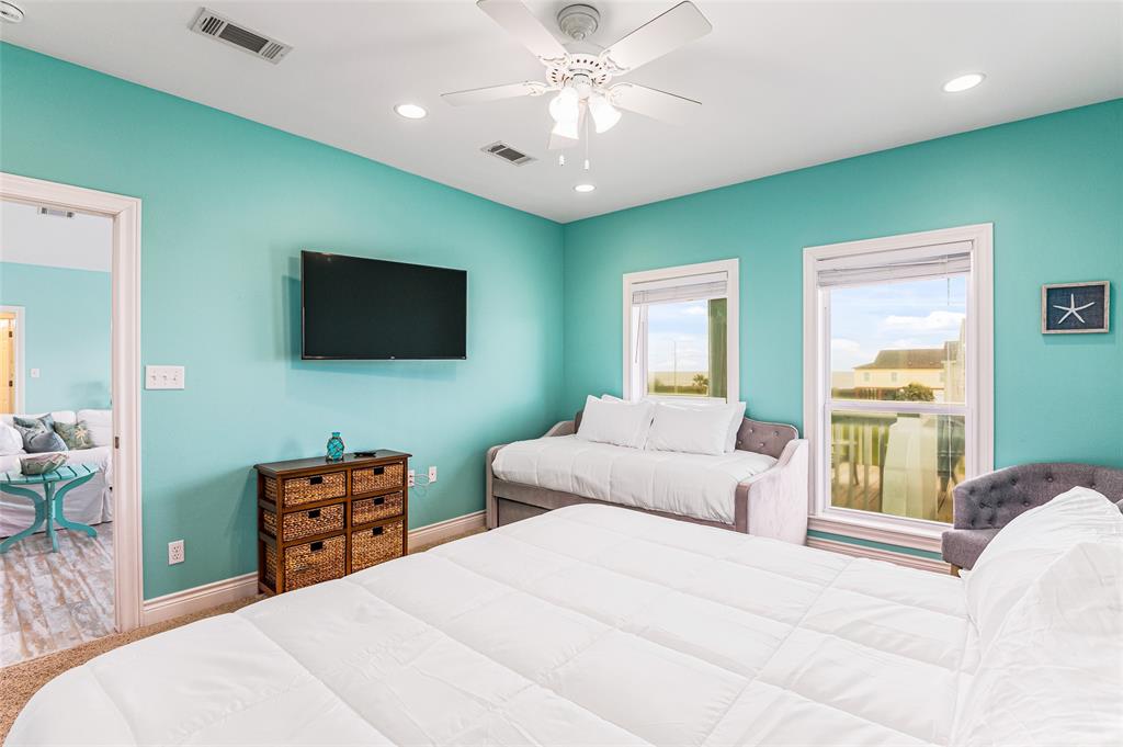 3347 Prides Way, Crystal Beach, Texas image 19