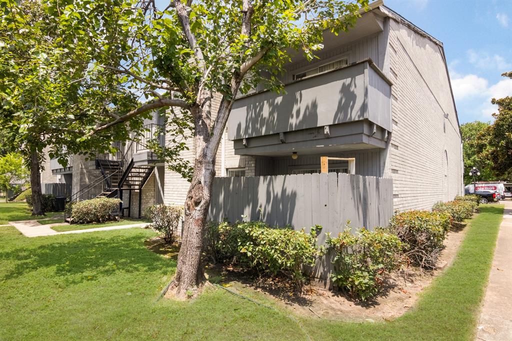 9700 Leawood Boulevard 909
