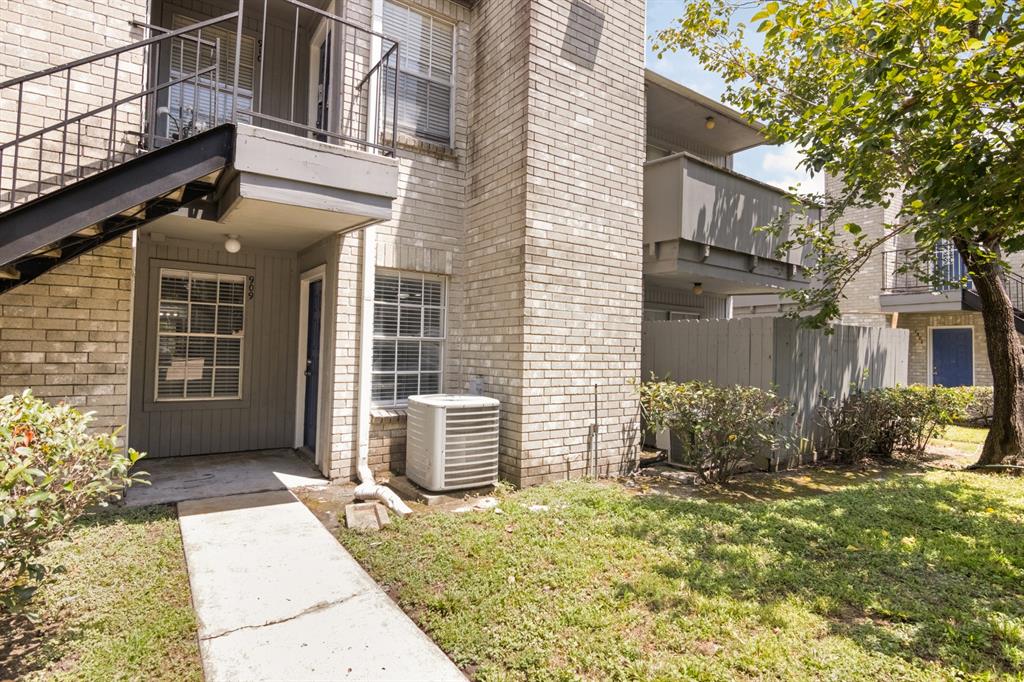 9700 Leawood Boulevard 909
