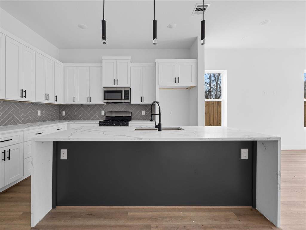 7833 Sunnyhill Street, Houston, Texas image 6