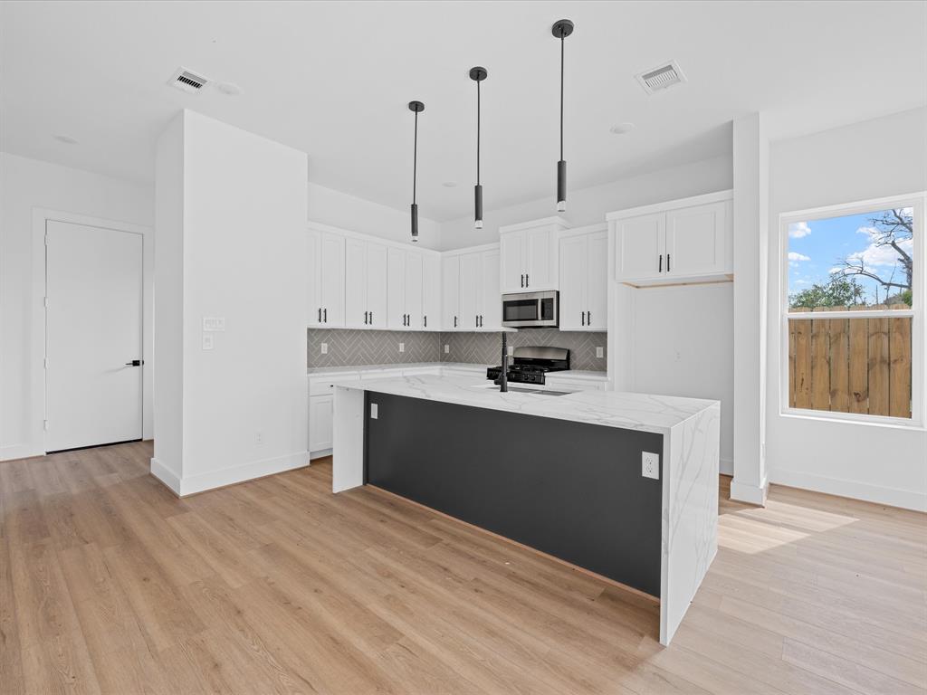 7833 Sunnyhill Street, Houston, Texas image 10