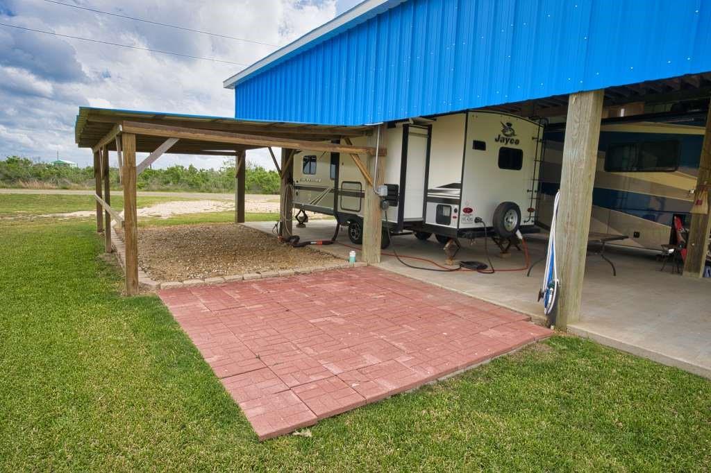 6194 S Shore Street, Sargent, Texas image 5