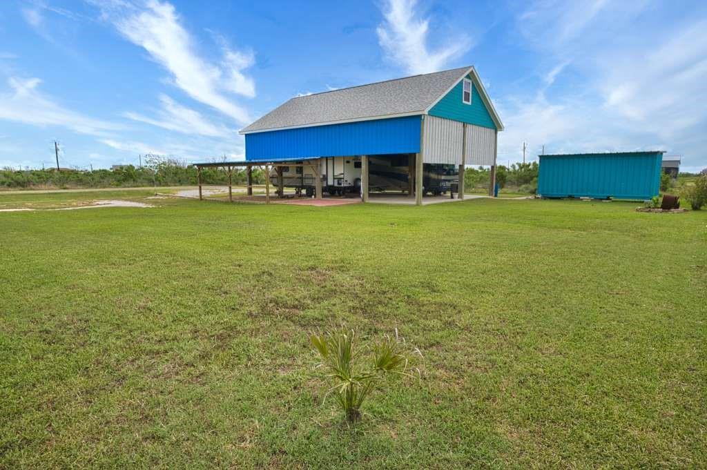 6194 S Shore Street, Sargent, Texas image 4