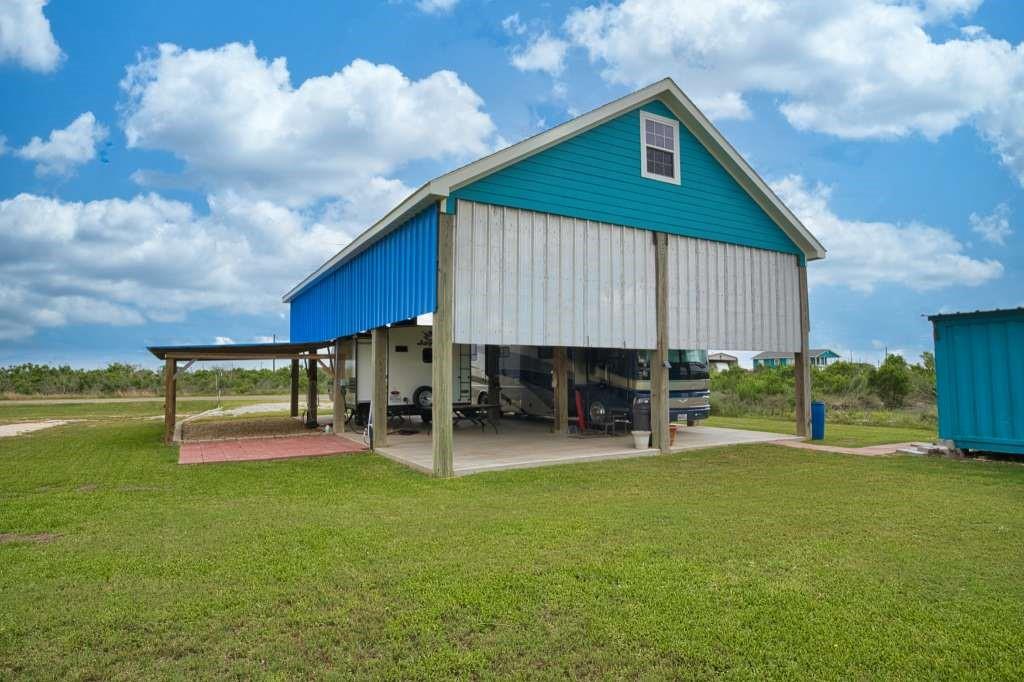 6194 S Shore Street, Sargent, Texas image 3