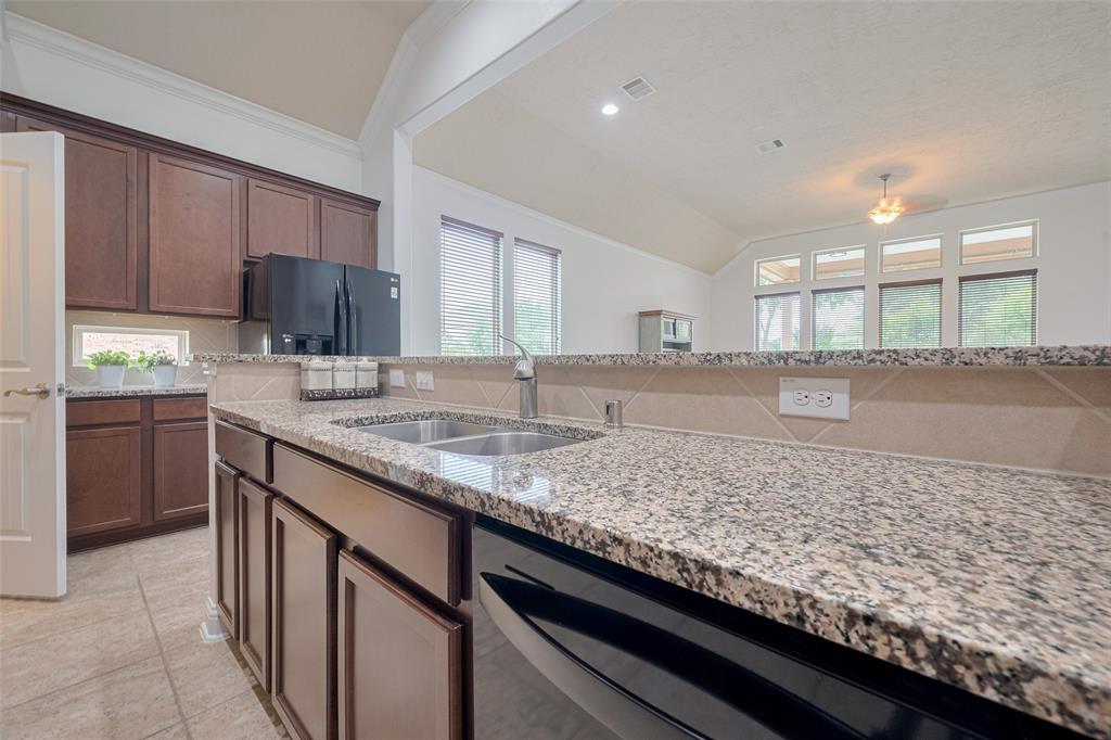 8135 W Pine Creek Bend, Cypress, Texas image 10