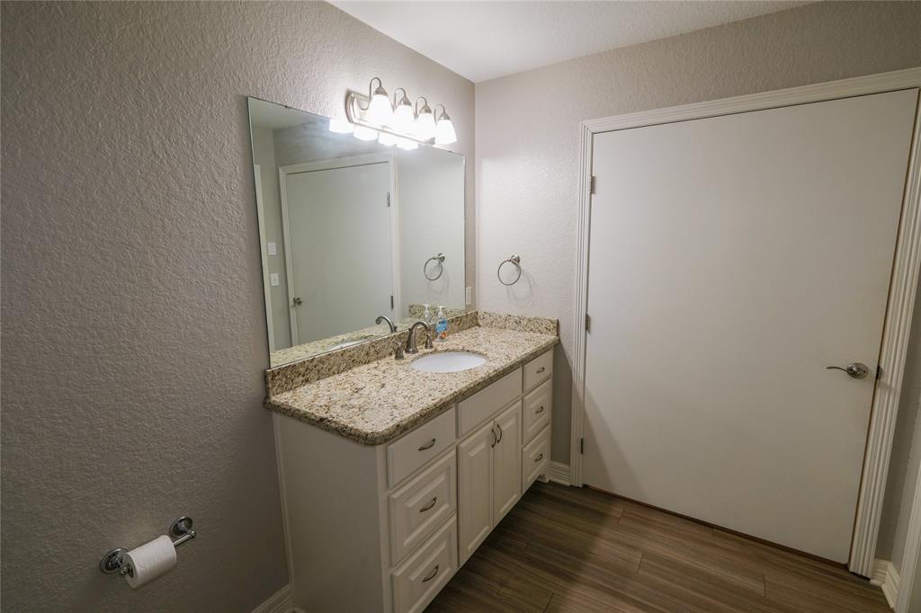 915 Live Oak Drive, Jones Creek, Texas image 12