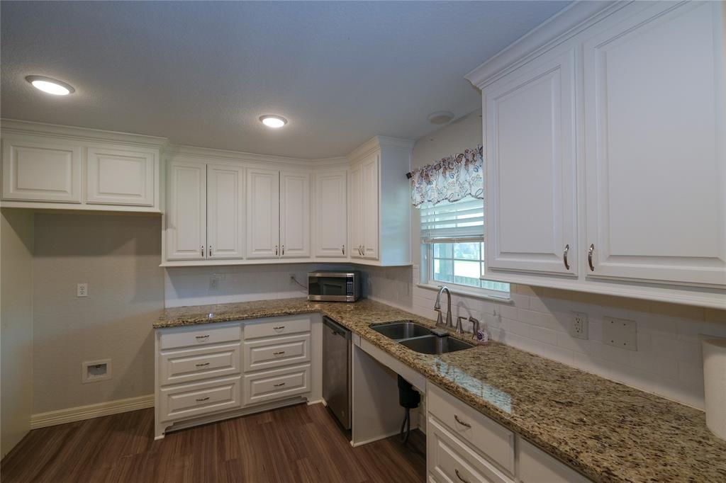 915 Live Oak Drive, Jones Creek, Texas image 6