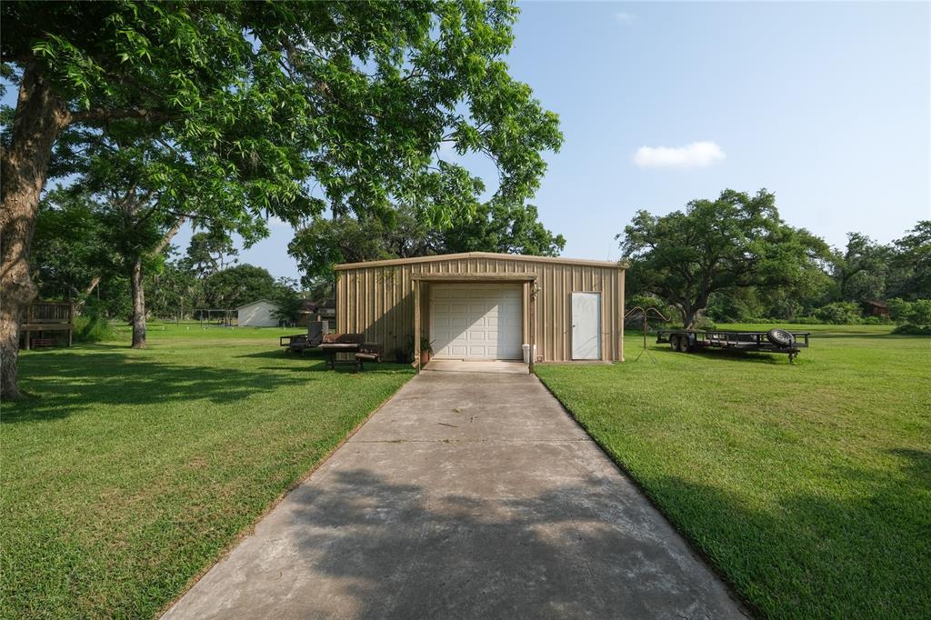 915 Live Oak Drive, Jones Creek, Texas image 32