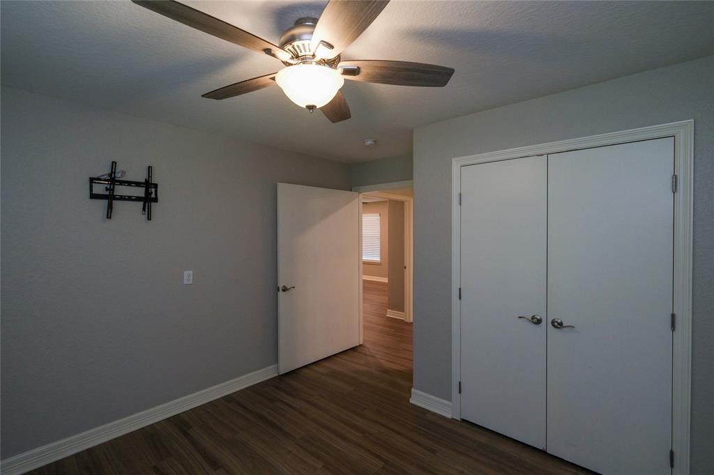 915 Live Oak Drive, Jones Creek, Texas image 14