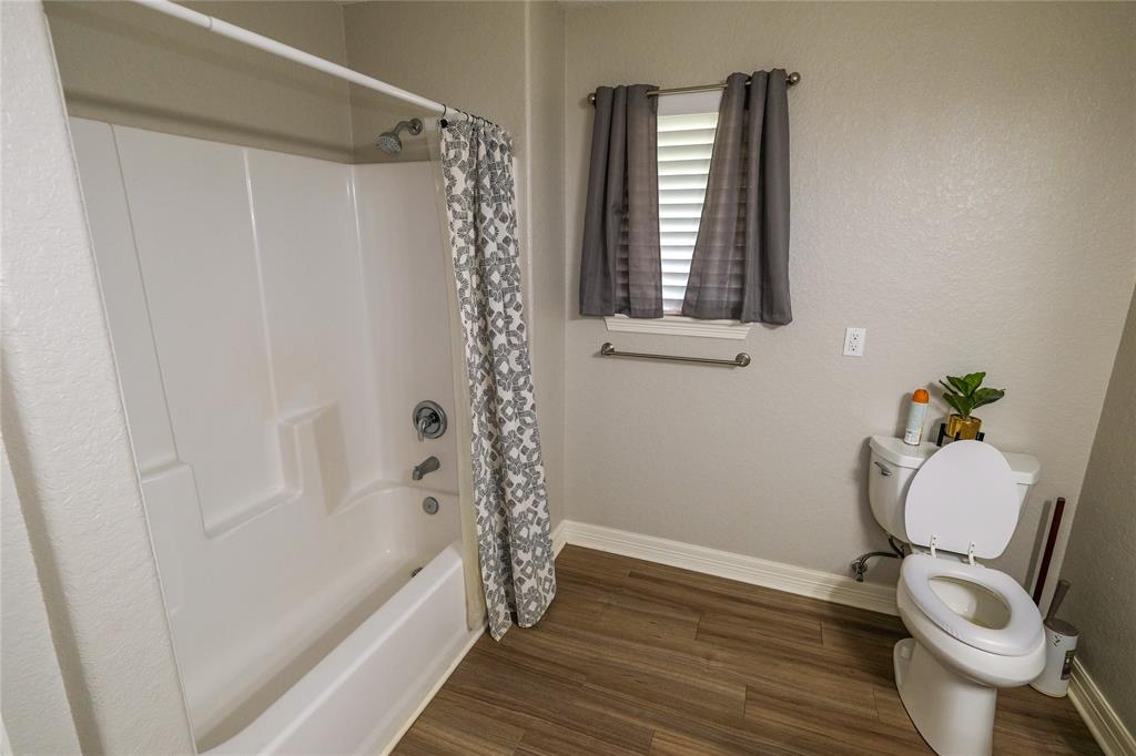 915 Live Oak Drive, Jones Creek, Texas image 13