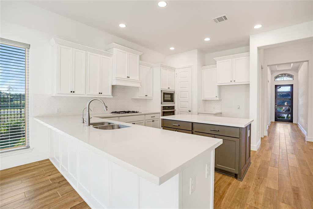15906 Golden Trails Court, Conroe, Texas image 9