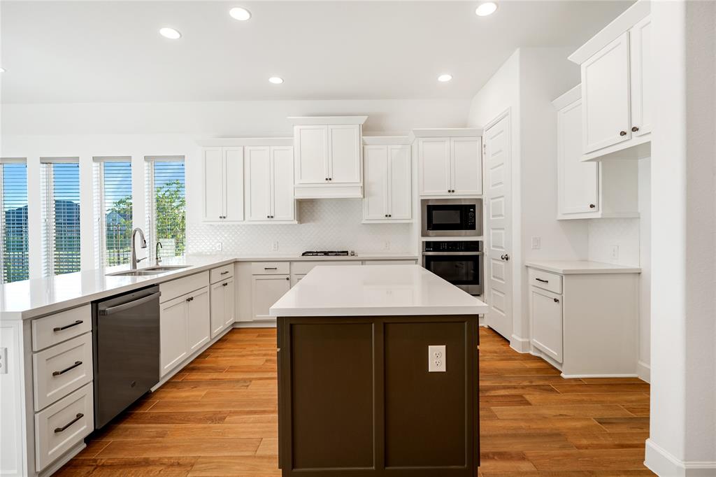 15906 Golden Trails Court, Conroe, Texas image 12